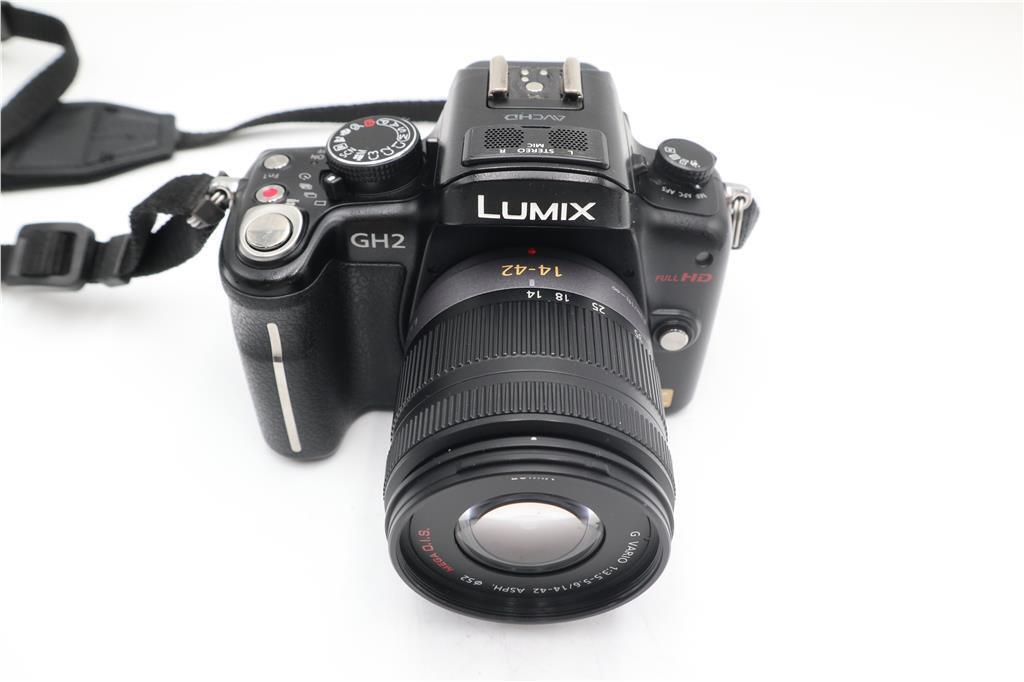 Panasonic GH2 Mirrorless Camera 16MP with 14-42mm, Shutter Count 15031, G. Cond.