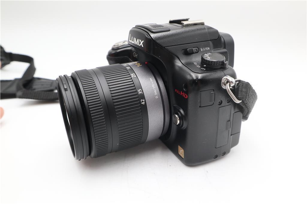Panasonic GH2 Mirrorless Camera 16MP with 14-42mm, Shutter Count 15031, G. Cond.
