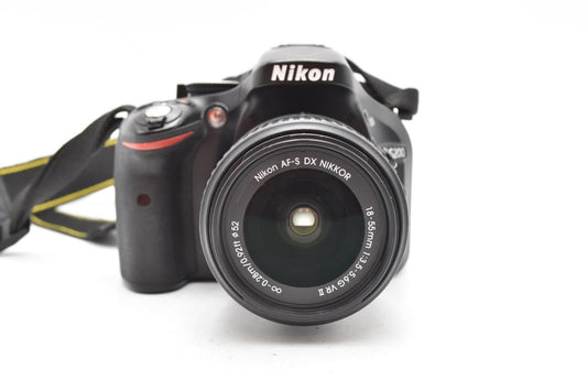 Nikon D5200 DSLR Camera 24.1MP with 18-55mm, Shutter Count 17777, Good Condition