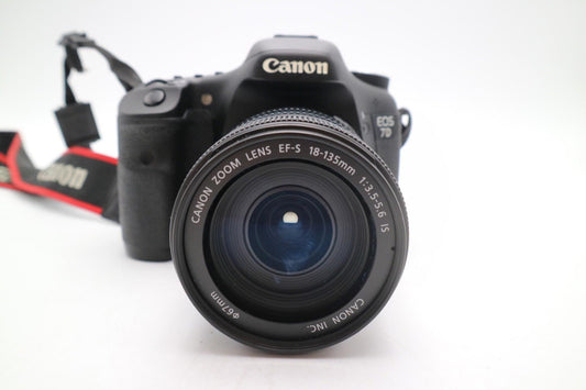 Canon 7D Camera DSLR 18MP with Canon 18-135mm IS STM Stabilised, Good Condition