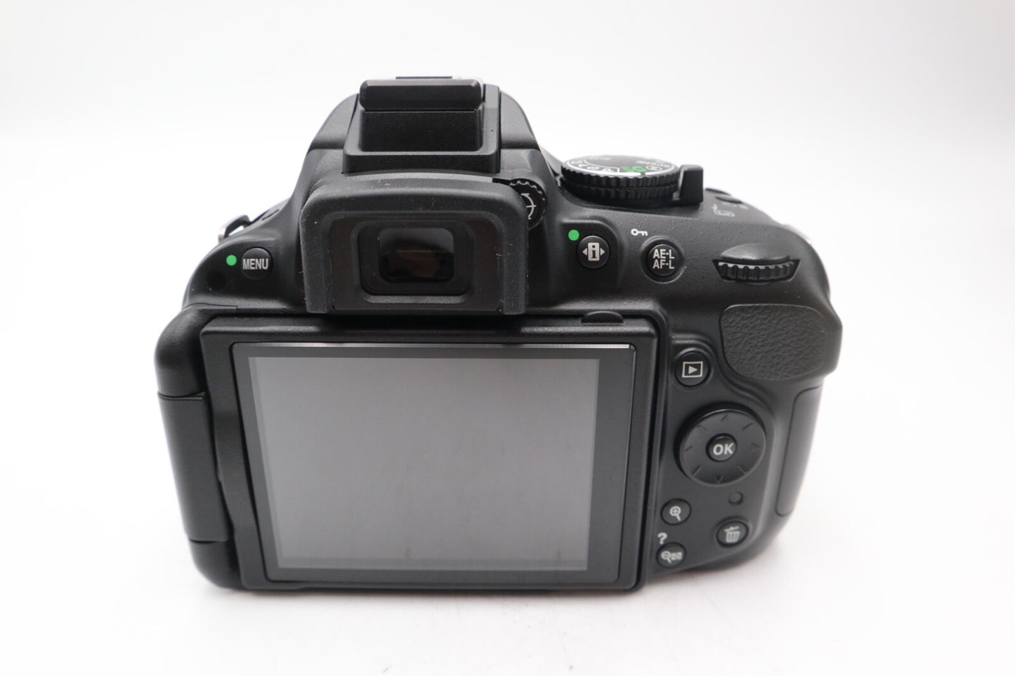 Nikon D5200 DSLR Camera 24.1MP with 18-55mm, Shutter Count 5126, Very Good Cond.