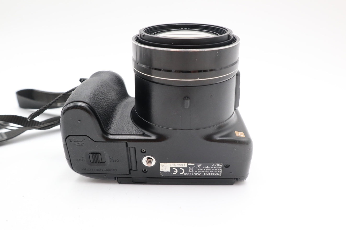 Panasonic LUMIX DMC-FZ200 Camera 12.1 MP, 24x Zoom, Good Condition