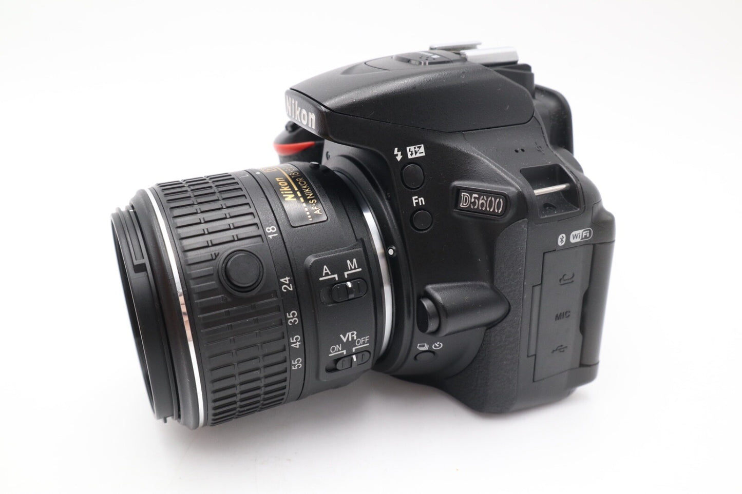 Nikon D5600 24MP Camera DSLR with 18-55mm, Shutter Count 5918, Very Good Cond.