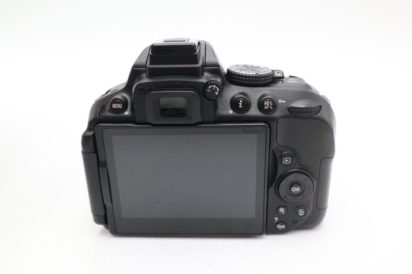 Nikon D5300 24.2MP Camera DSLR with 18-55mm, Shutter Count 3876, Very Good Cond.