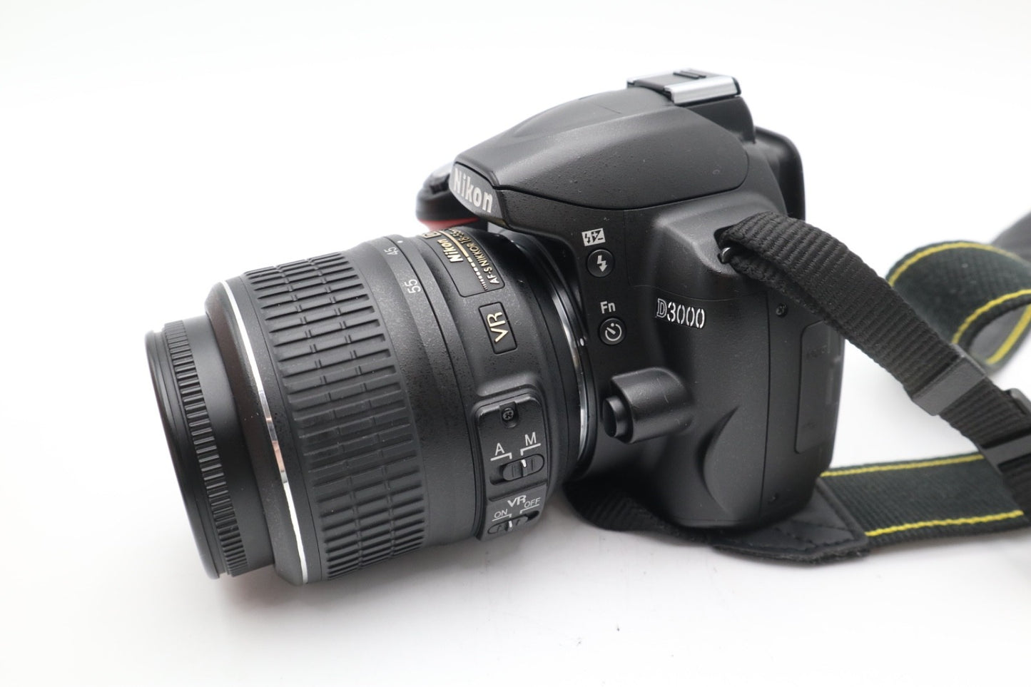 Nikon D3000 DSLR Camera 10.2MP with 18-55mm, Shutter Count 6194, Very Good Cond