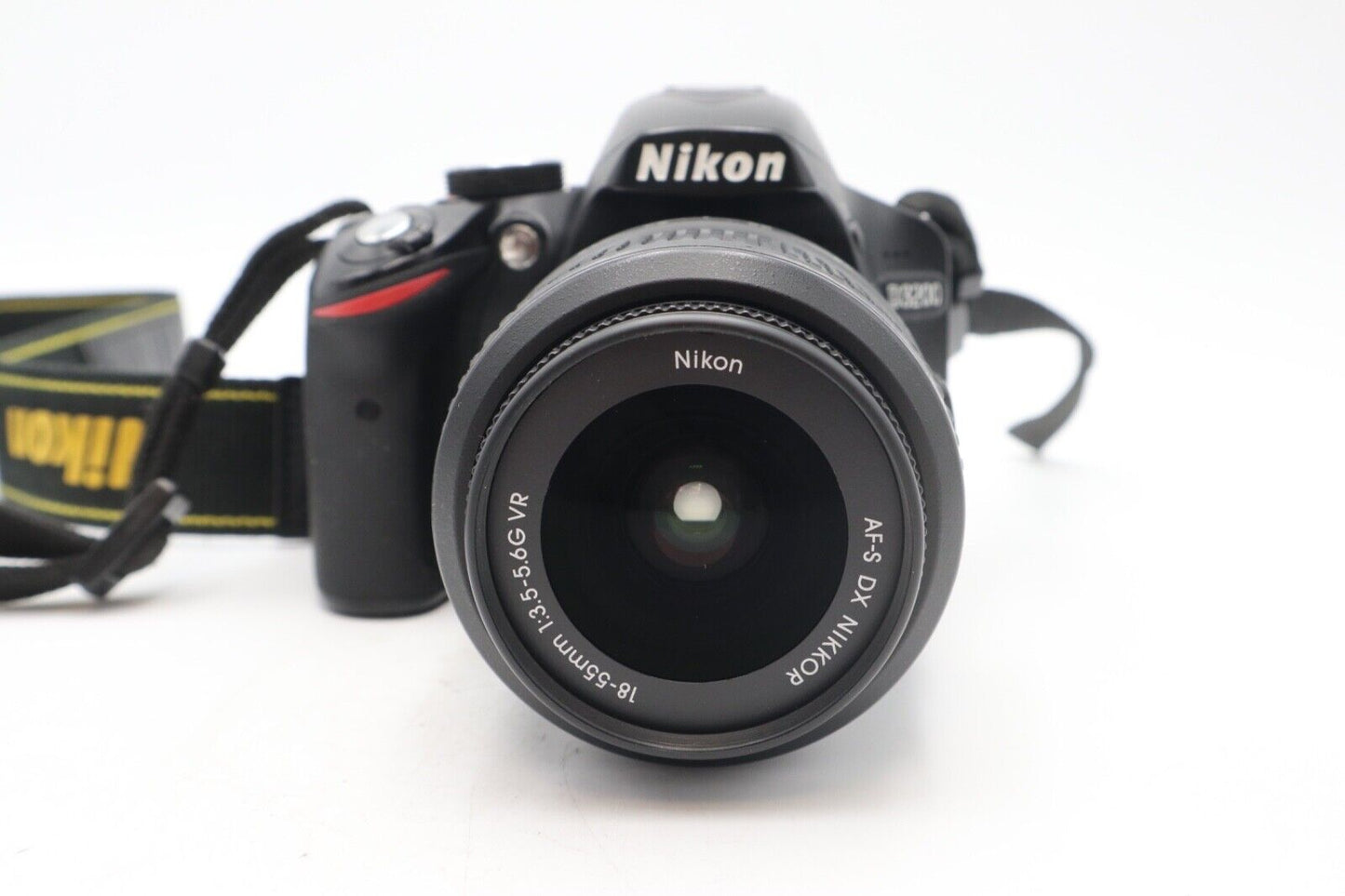 Nikon D3200 DSLR Camera 24.2MP with 18-55mm, Shutter Count 7793, Very Good Cond.