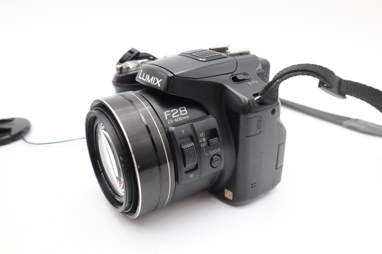 Panasonic LUMIX DMC-FZ200 Camera 12.1 MP, 24x Zoom, Good Condition