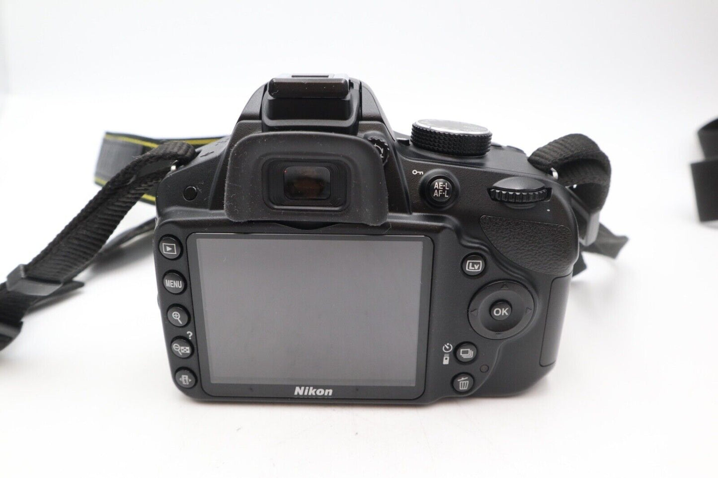 Nikon D3200 DSLR Camera 24.2MP with 18-55mm, Shutter Count 7732, Very Good Cond.