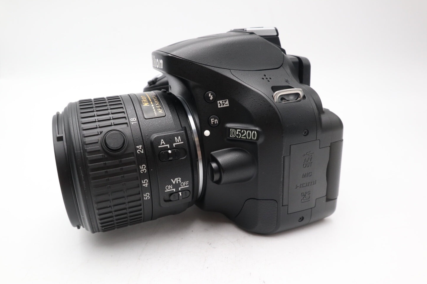 Nikon D5200 DSLR Camera 24.1MP with 18-55mm, Shutter Count 5126, Very Good Cond.