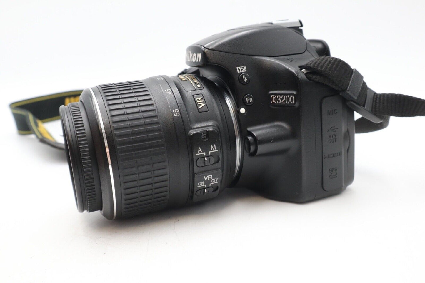 Nikon D3200 DSLR Camera 24.2MP with 18-55mm, Shutter Count 7793, Very Good Cond.