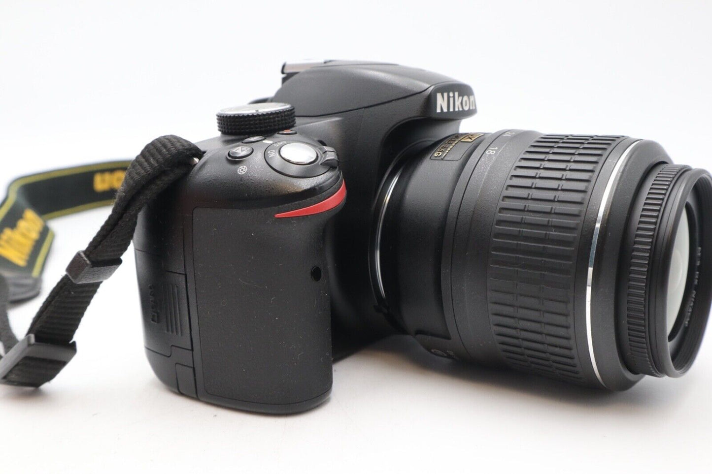 Nikon D3200 DSLR Camera 24.2MP with 18-55mm, Shutter Count 7793, Very Good Cond.