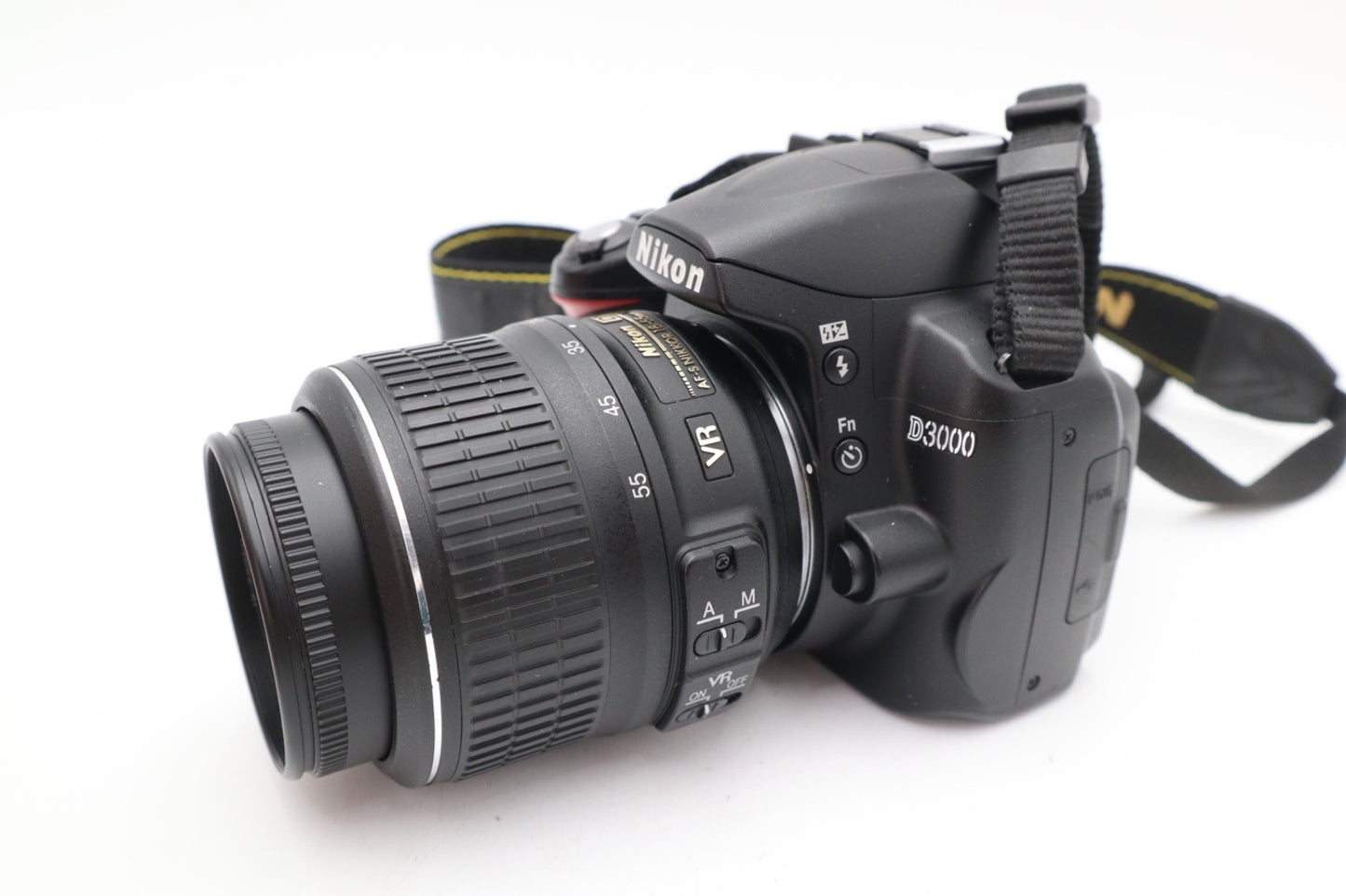Nikon D3000 DSLR Camera 10.2MP with 18-55mm, Shutter Count 4753, Very Good Cond