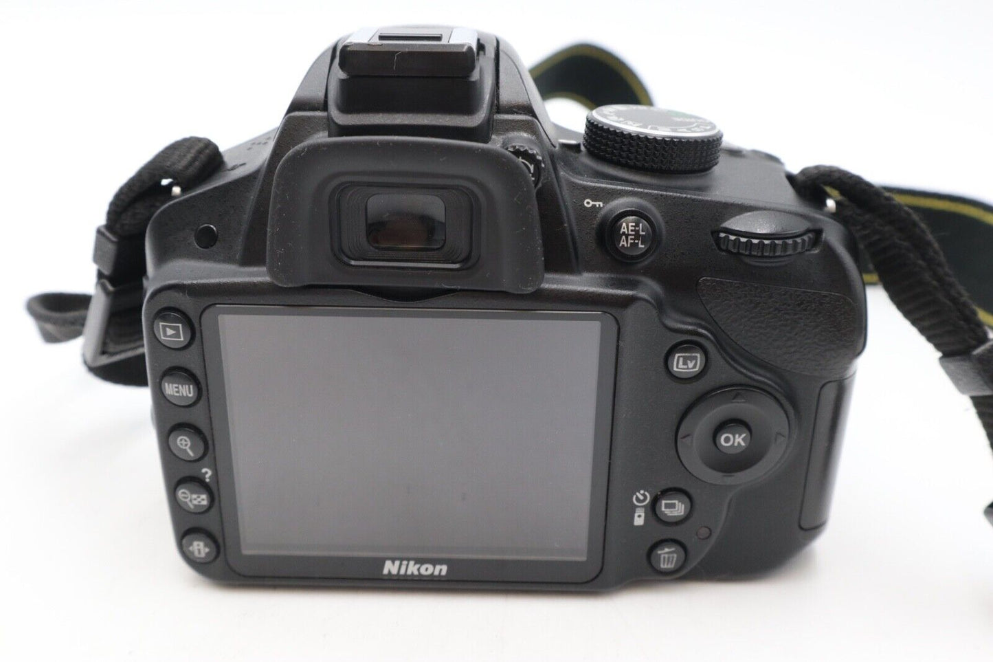 Nikon D3200 DSLR Camera 24.2MP with 18-55mm, Shutter Count 7793, Very Good Cond.