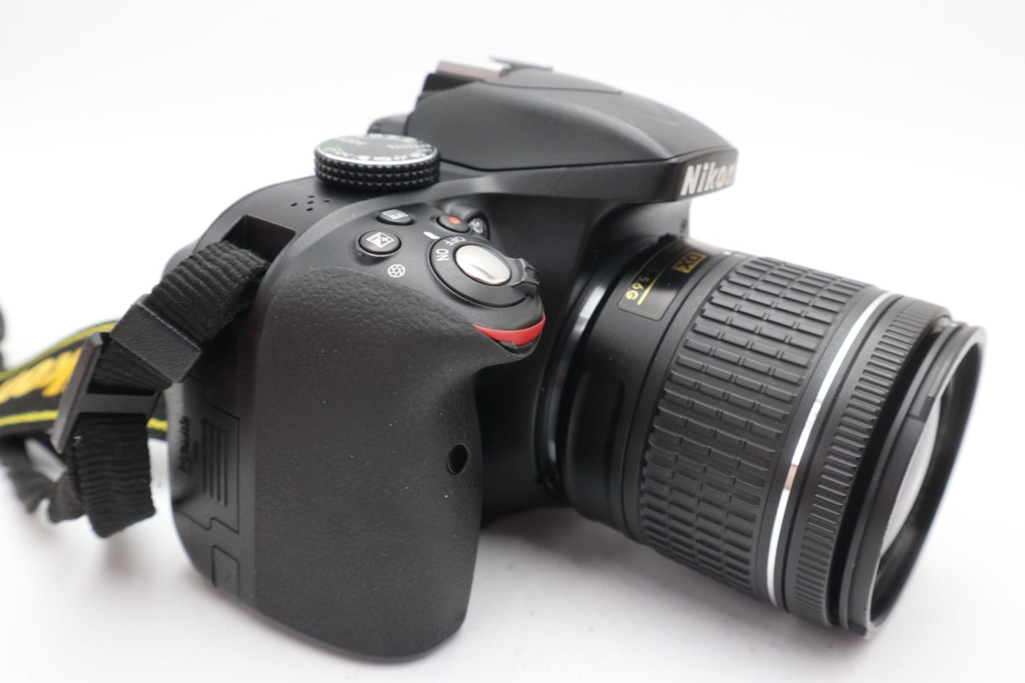 Nikon D3300 DSLR Camera 24.2MP with 18-55mm, Shutter Count 7602, Very Good Cond