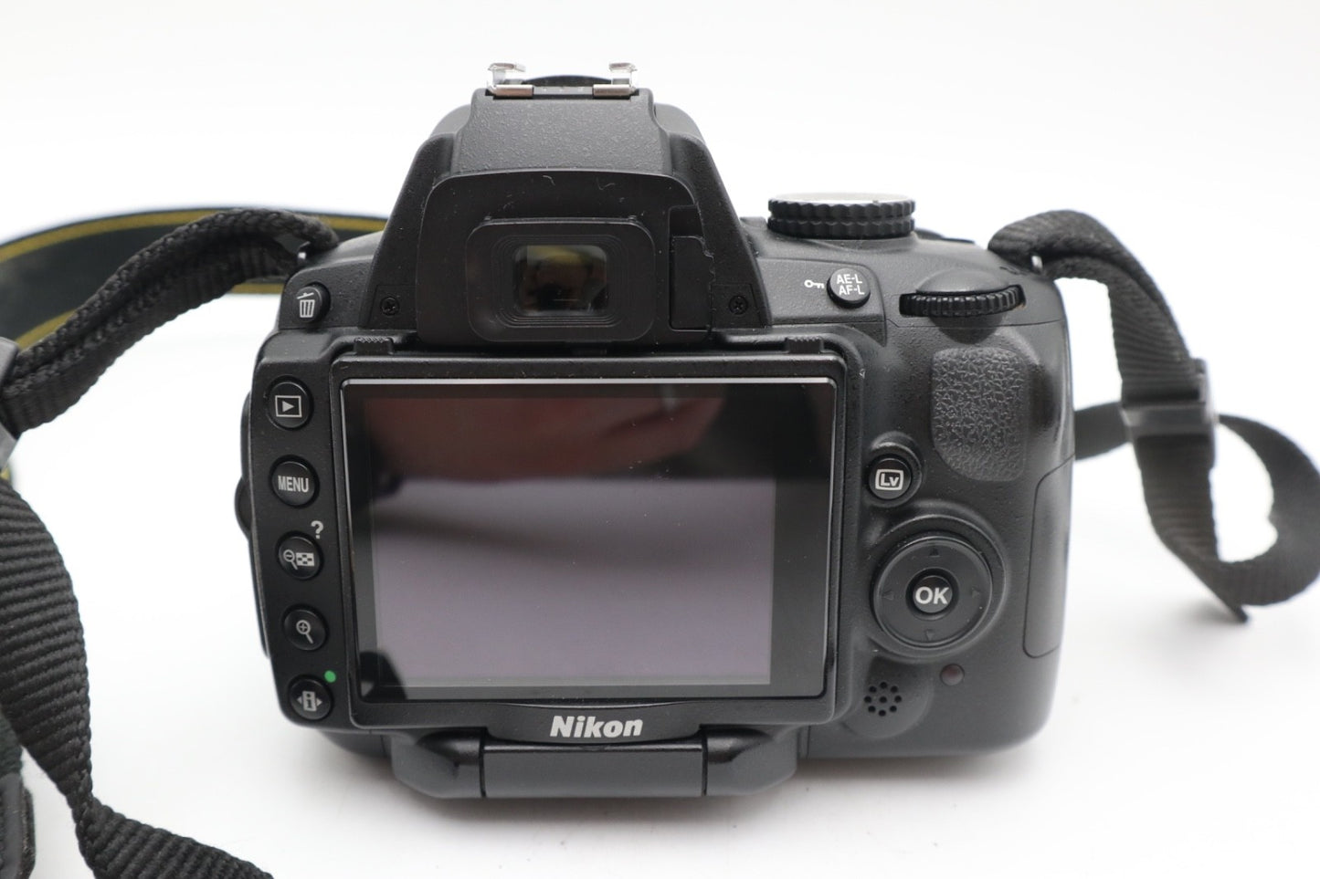 Nikon D5000 DSLR Camera 12.3MP with 18-55mm, Shutter Count 17846, Good Condition