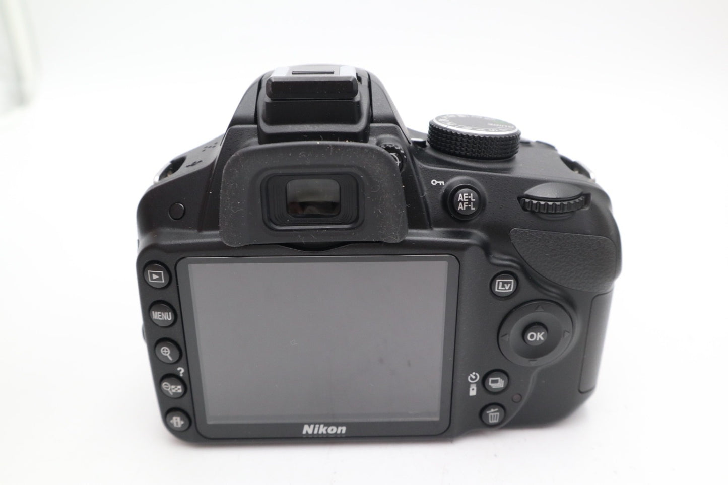 Nikon D3200 DSLR Camera 24.2MP with 18-55mm, Shutter Count 3261, Very Good Cond