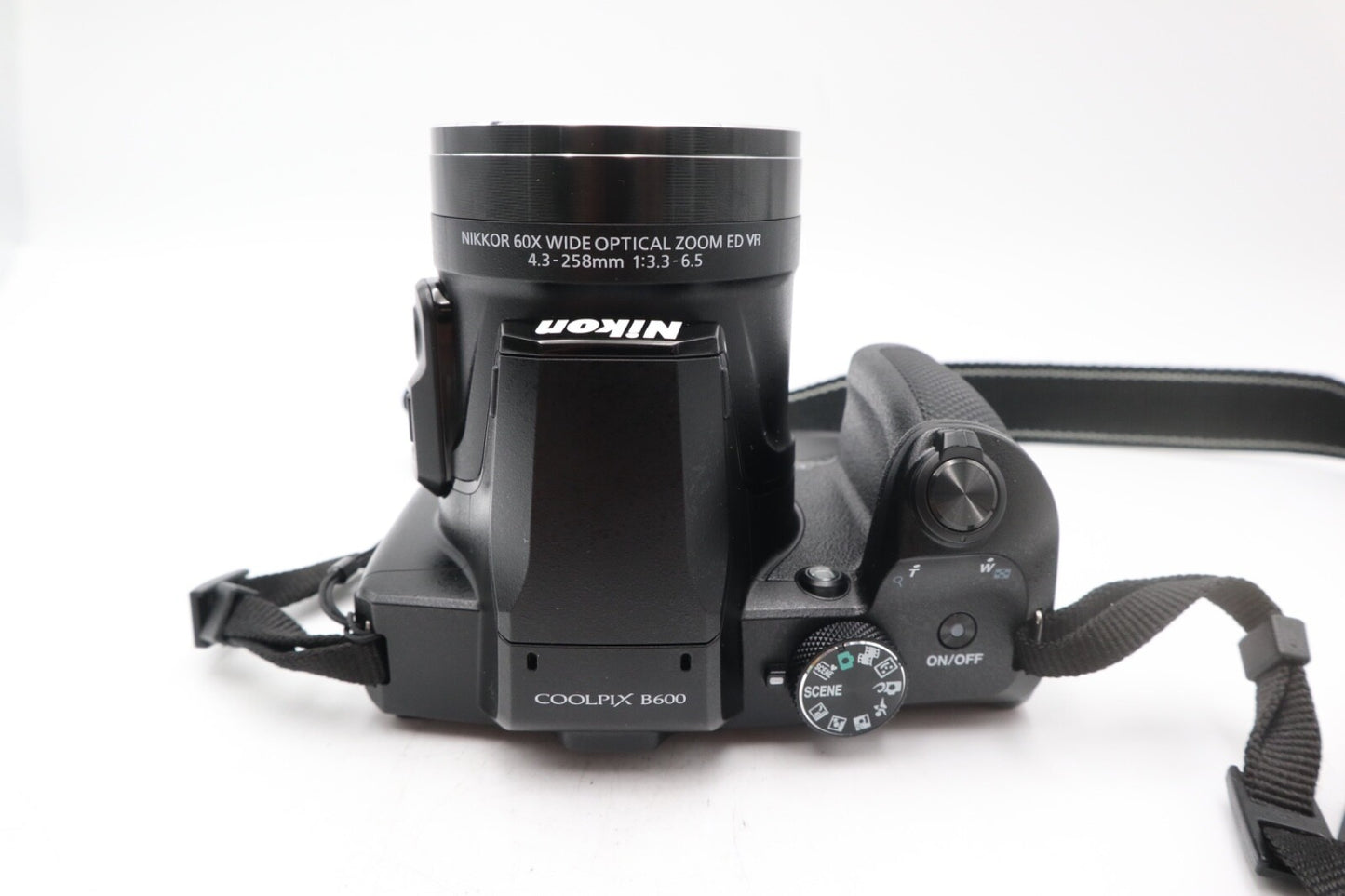 Nikon B600 Bridge Camera 16.0MP, 60x Zoom, Wi-Fi, FULL HD, Very Good Condition