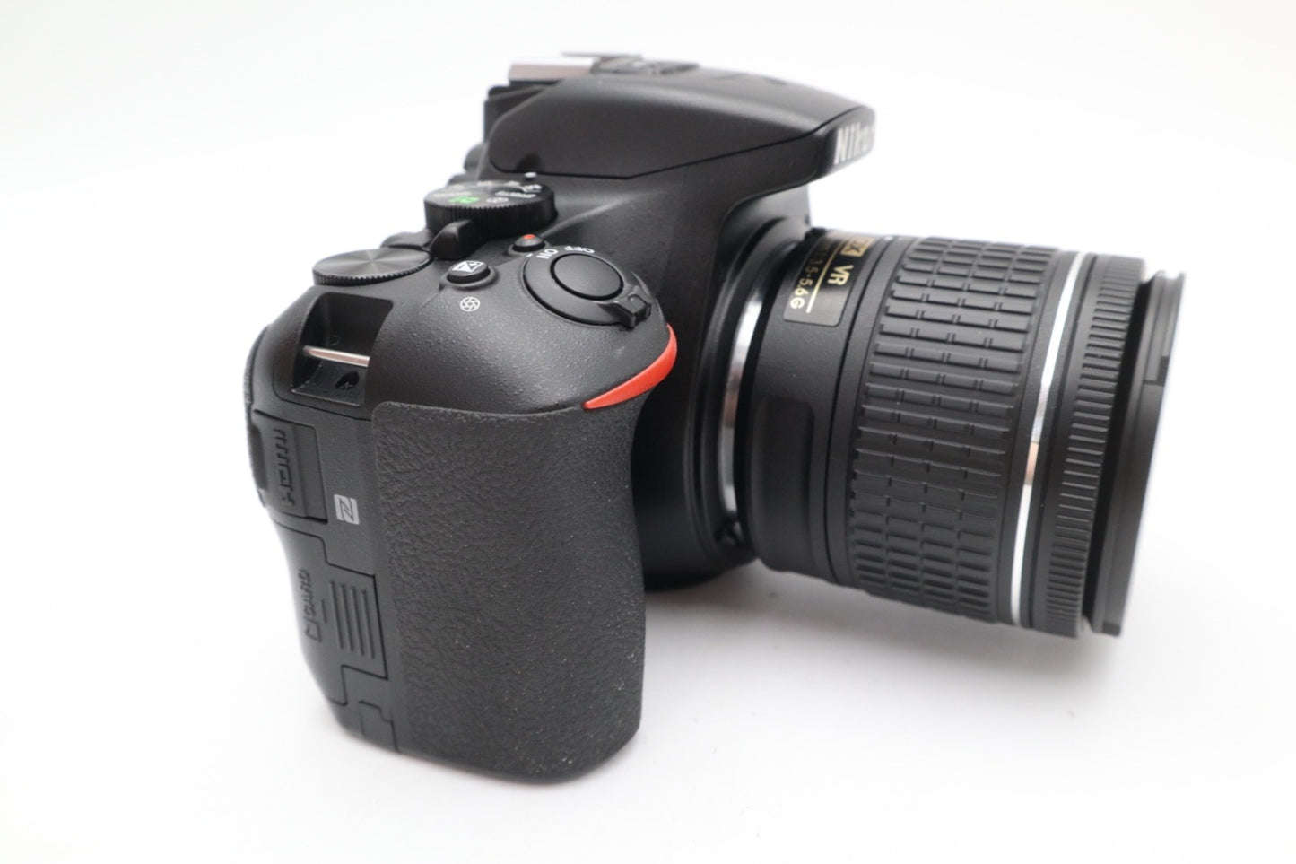 Nikon D5600 24MP Camera DSLR with 18-55mm, Shutter Count 5324, Very Good Cond.