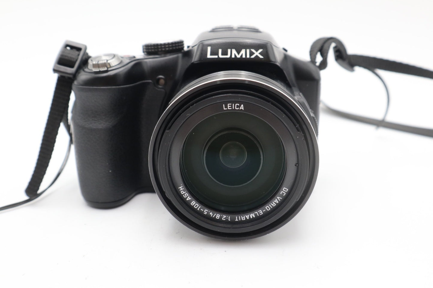 Panasonic LUMIX DMC-FZ200 Camera 12.1 MP, 24x Zoom, Good Condition