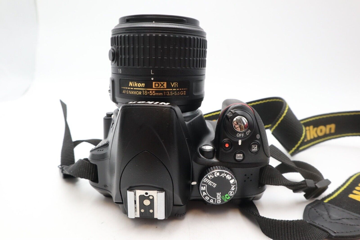 Nikon D3300 DSLR Camera 24.2MP with 18-55mm, Shutter Count 5481, Very Good Cond.
