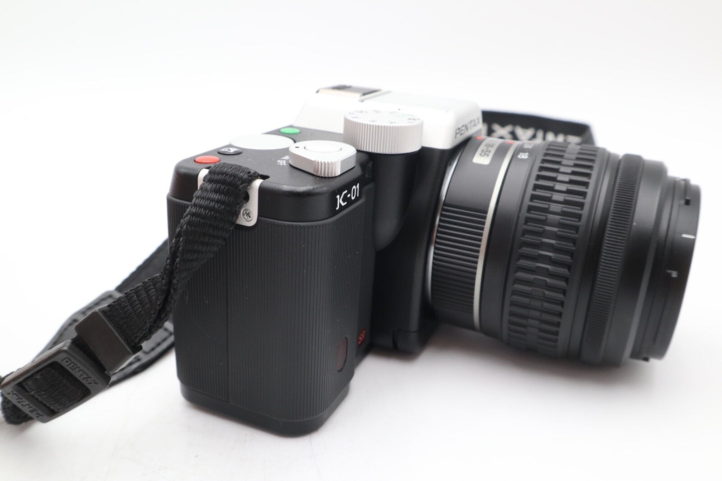 Pentax K-01 Mirrorless Camera 16MP with 18-55mm Lens, Shutter Count 801