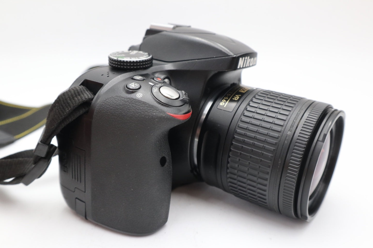 Nikon D3300 DSLR Camera 24.2MP with 18-55mm, Shutter Count 19441, Good Condition