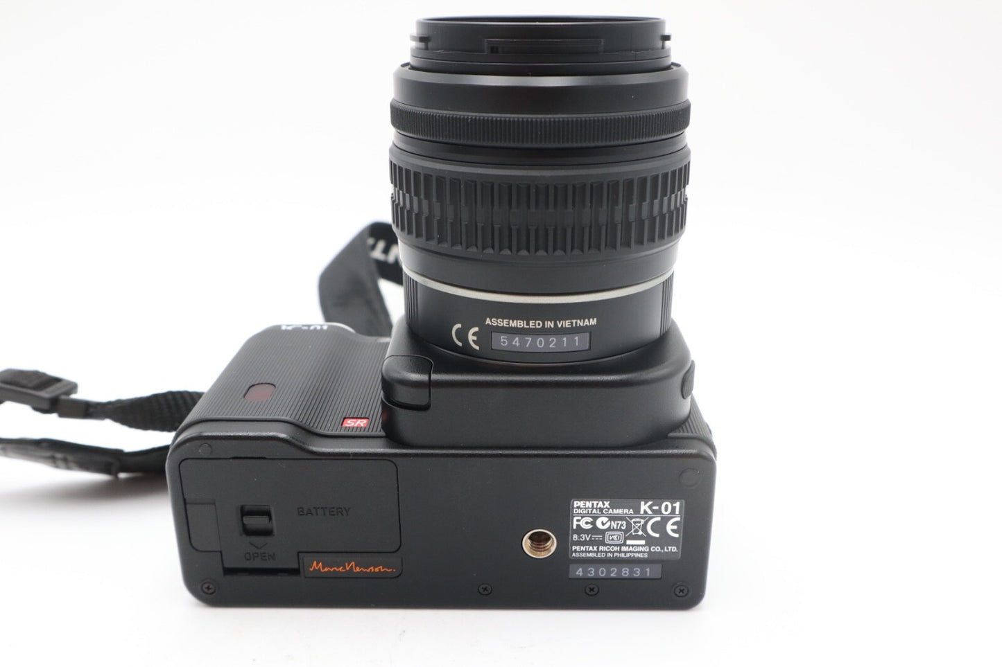 Pentax K-01 Mirrorless Camera 16MP with 18-55mm Lens, Shutter Count 801