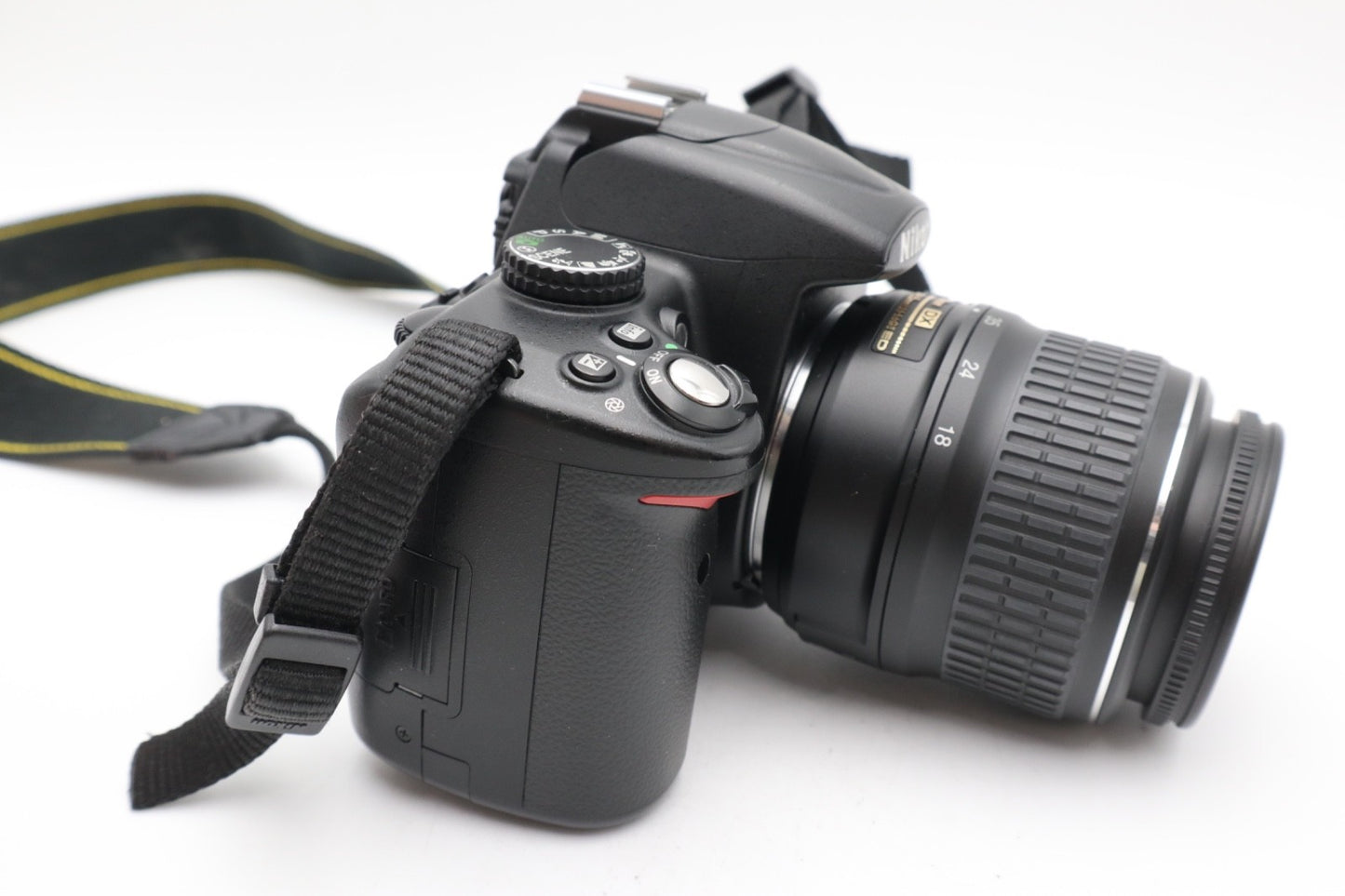 Nikon D5000 DSLR Camera 12.3MP with 18-55mm, Shutter Count 17846, Good Condition