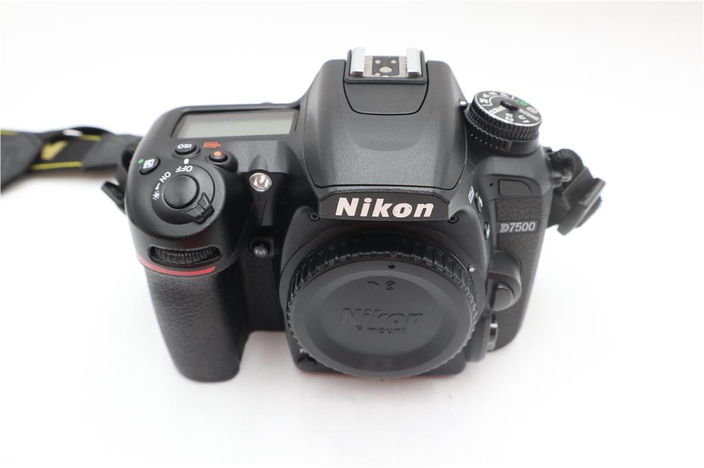 Nikon D7500 DSLR Camera 20.9MP Body Only, Shutter Count 18%, Very Good Cond.