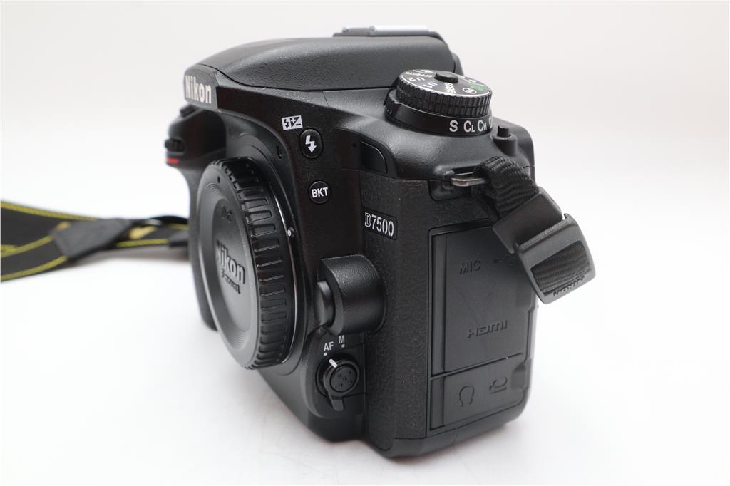 Nikon D7500 DSLR Camera 20.9MP Body Only, Shutter Count 18%, Very Good Cond.