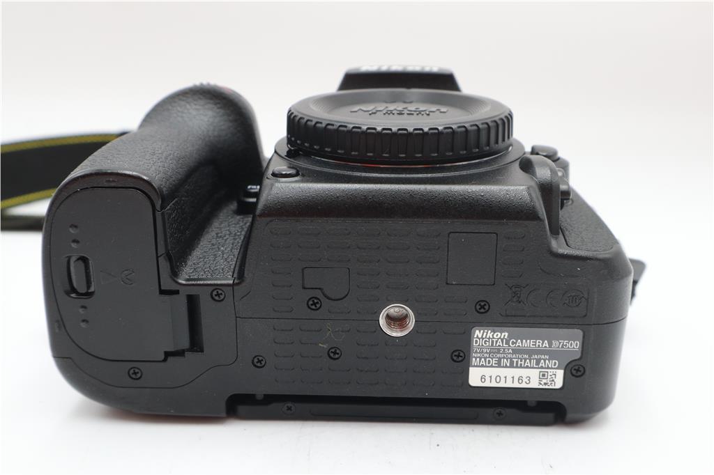 Nikon D7500 DSLR Camera 20.9MP Body Only, Shutter Count 18%, Very Good Cond.