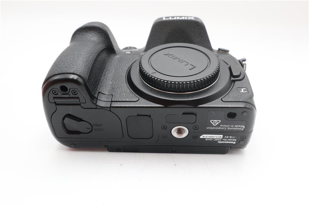 Panasonic DMC-GH4 Mirrorless Camera 16MP 4K Body Only, Shutter Count 10468
