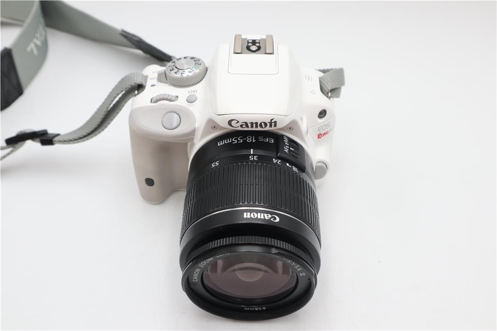 Canon 100D DSLR Camera 18MP with 18-55mm Shutter Count 7688, Very Good Condition