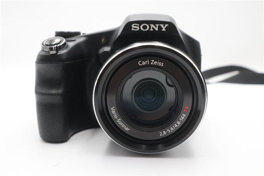 Sony Cyber-Shot DSC-HX200V Camera 18.2MP, Digital Bridge, 30x Zoom, Good Cond.