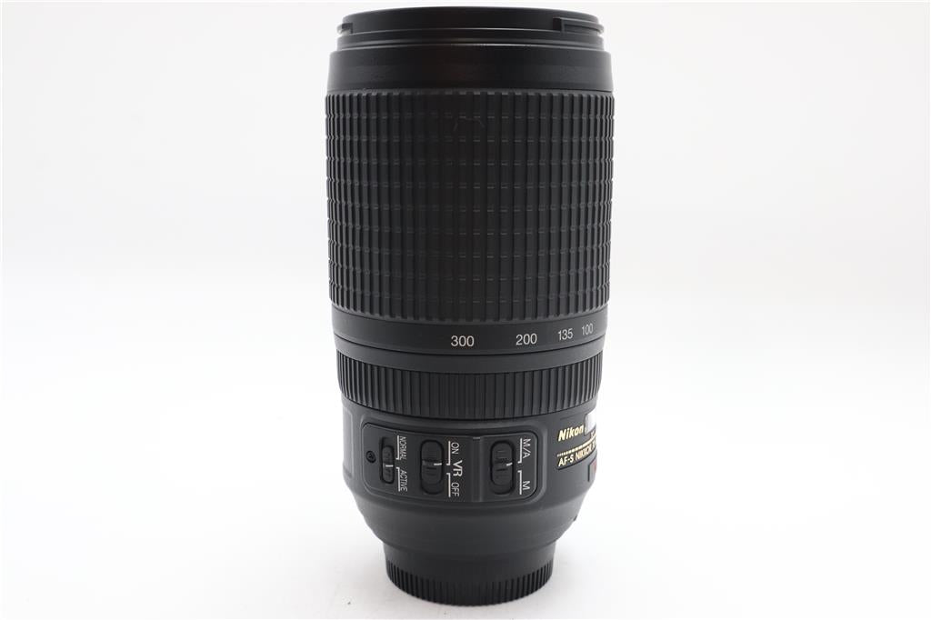 Nikon 70-300mm Telephoto Lens F4.5-5.6 G VR Full Frame Stabilised, V. Good Cond.