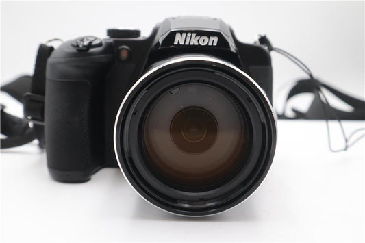 Nikon B700 Bridge Camera 20.3MP, 60x Optical Zoom, 4K , Wi-Fi, Good Condition