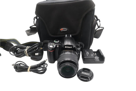 Nikon D40 Camera 6.1MP DSLR with 18-55mm, Shutter Count 6798, Good Condition