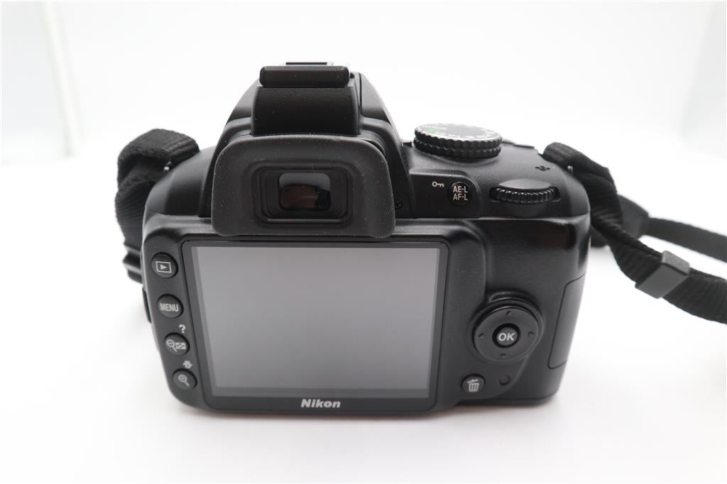 Nikon D3000 DSLR Camera 10.2MP with 18-55mm, Shutter Count 10845, V. Good REFURB