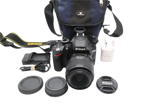 Nikon D3200 DSLR Camera 24.2MP with Nikon 18-55mm F3.5-5.6 Lens, V.G. REFURB.