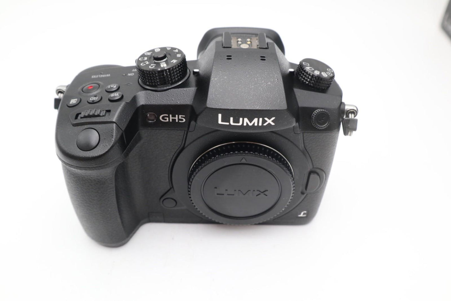 Panasonic DMC-GH5 Mirrorless Camera 20MP Body Only, Shutter 9015, VG REFURBISHED