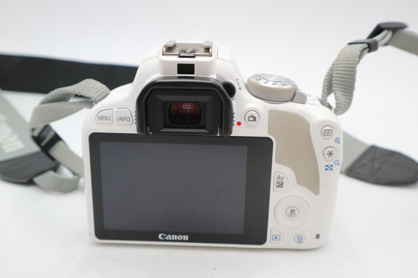 Canon 100D DSLR Camera 18MP with 18-55mm Shutter Count 15012, Good REFURBISHED