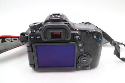 Canon 70D DSLR Camera 20.2MP with 18-135mm STM Shutter C. 14745 Good REFURBISHED