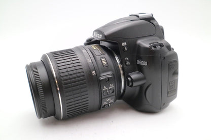 Nikon D5000 DSLR Camera 12.3MP Kit with 18-55mm Shutter Count 24173, Good Cond.