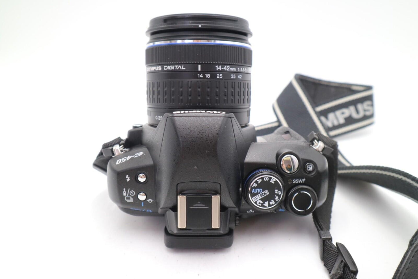 Olympus E-420 DSLR Camera 10.0MP with 14-42mm, 1 Year Warranty, Good Condition