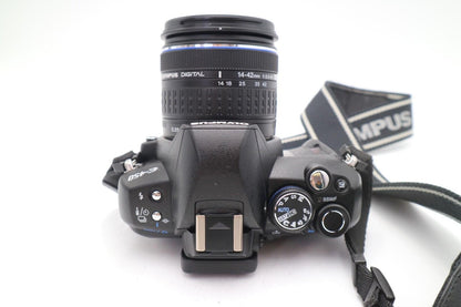 Olympus E-420 DSLR Camera 10.0MP with 14-42mm, 1 Year Warranty, Good Condition