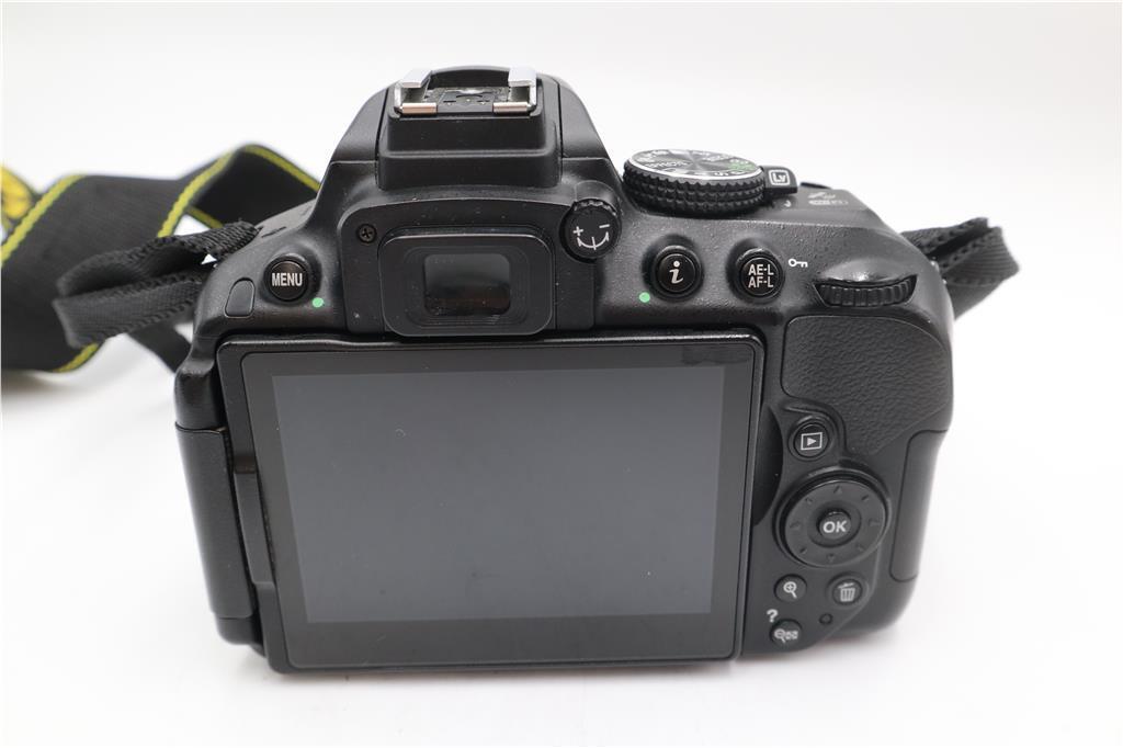 Nikon D5300 24.2MP Camera DSLR with 18-55mm, Shutter Count 16447, Good Condition