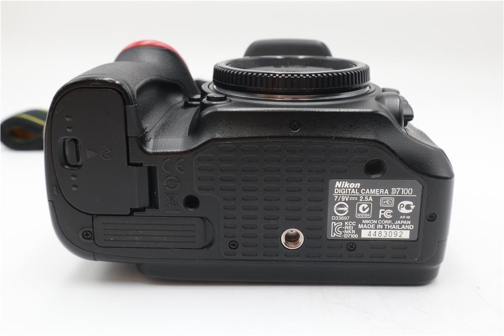 Nikon D7100 DSLR Camera 24.1MP Body Only, Shutter C. 24%, Very Good Refurbished