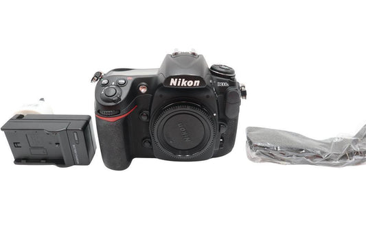 Nikon D300S DSLR Camera 12.3MP Body Only, Shutter Count 16628, Good Condition