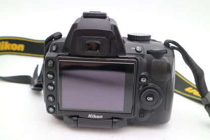 Nikon D5000 DSLR Camera 12.3MP Kit with 18-55mm Shutter Count 3449, Good Cond.