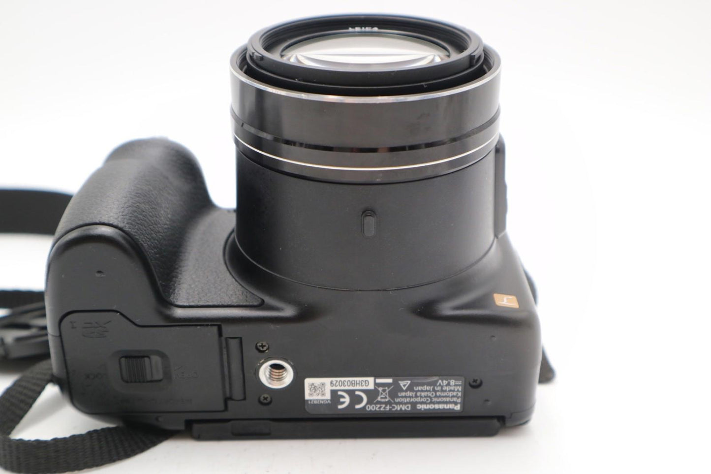 Panasonic LUMIX DMC-FZ200 Camera 12.1 MP, 24x Zoom, Good Condition